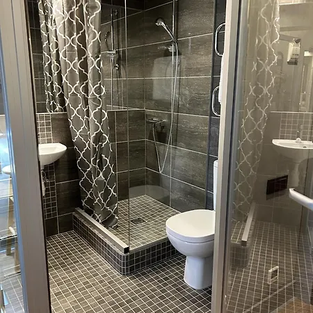 Reddoor 11 Freeparking Hotel apartamentowy Ryga