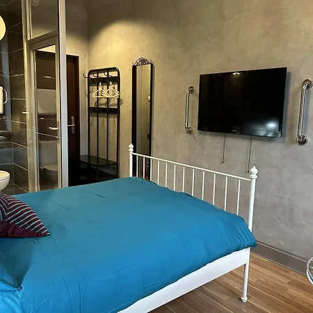 Reddoor 11 Freeparking Апарт-готель Рига